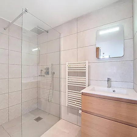 Lägenhet S10 Staywizus - Duplex 3 Bdr Ac Wifi Balcony 10 Mins