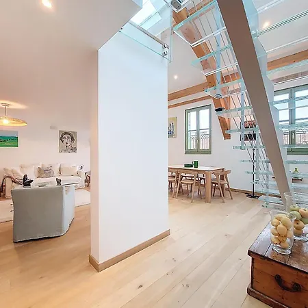 S10 Staywizus - Duplex 3 Bdr Ac Wifi Balcony 10 Mins * Nice